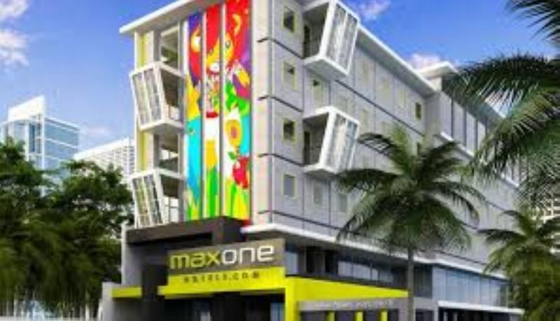 Maxonehotels.Com At Tidar Сурабая Екстер'єр фото