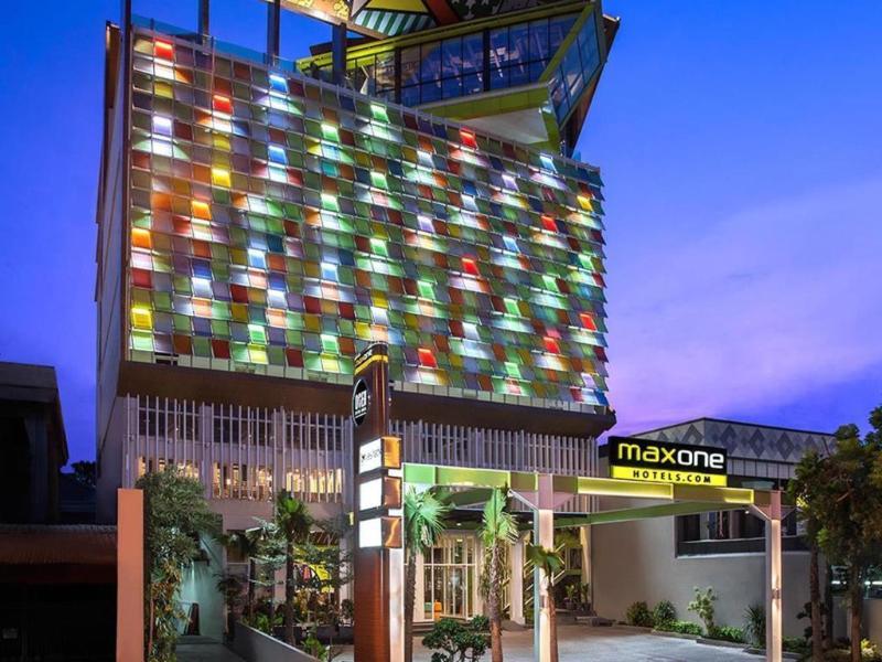 Maxonehotels.Com At Tidar Сурабая Екстер'єр фото